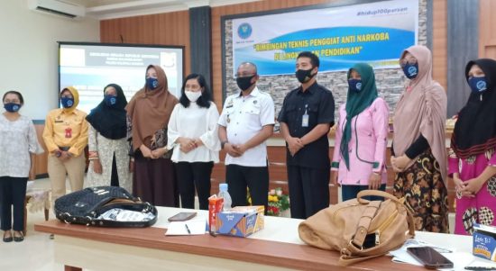 Ketua DWP BNNP Sulbar Jadi Narasumber di Acara Bimtek Penggiat Anti Narkoba
