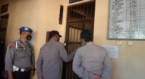 Pastikan Tahanan Dalam Keadaan Lengkap, Pawas Polres Polman Rutin Lakukan Pengecekan