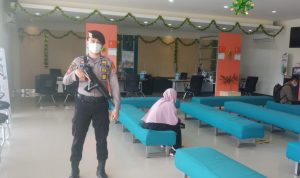Menjaga Objek Vital Tetap Aman, Unit Pam Obvit Sat Sabhara Polres Polman Melaksanakan Penjagaan Bank BNI Cabang Polewali