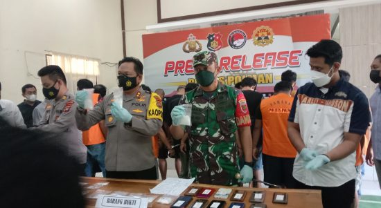 Polres Polman Ungkap 326,27 Gram sabu,19 pelaku diamankan 4 diantara nya dari Sulsel