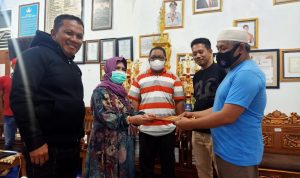 Hj,Sakinah menjadi pendaftar Pertama Calon ketua KONI Polman
