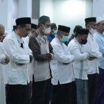 Sambut Ramadhan, Bupati AIM Tarwih Bersama Kepala OPD