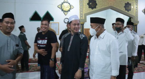 Dikunjungi Bupati AIM, Warga Matangnga Menyampaikan Terima Kasih