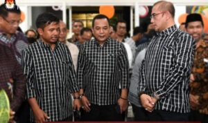 Tokoh Nasional Pakai Batik Mandar, Akademisi dan Budayawan Apresiasi Acara KPU Sulbar
