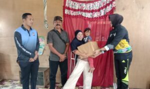 Jumat berkah, satlantas Polres Polman santuni penyandang disabilitas