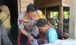 Kapolres Polman santuni warga penyandang disabilitas di Tutar