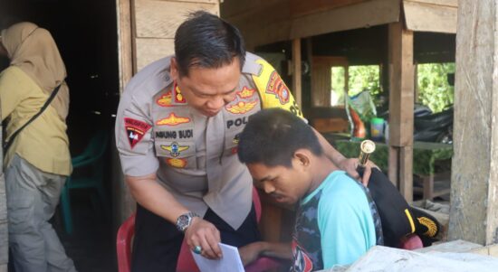 Kapolres Polman santuni warga penyandang disabilitas di Tutar