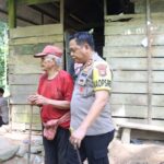 Kapolres Polman Bedah Rumah kakek lansia di Duampanua