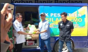 BKPRMI salurkan 1000 paket sembako kepada Korban banjir di Desa Salutambung BKPRMI salurkan 1000 paket sembako kepada Korban banjir di Desa Salutambung