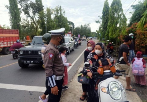 Cegah Laka Lantas, Sat Lantas Polres Polman atur lalin