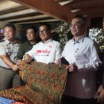 Wamentan Salut Dengan Agrikultur Pembuatan Kain Sekomandi