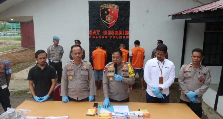 Modus Kencing di Tengah Jalan, Sat Reskrim  Polres Polman Amankan Pelaku Penggelapan BBM