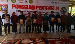 Gelar Panggung Pentahelix, Bupati Polman Berharap Temuan Mahasiswa KKN Kopar Ekraf Terealisasi Tahun 2024