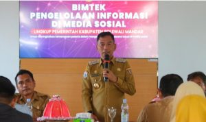 Pj. Bupati Polman Membuka Bimtek Pelatihan Pengelolaan Informasi di Media Sosial