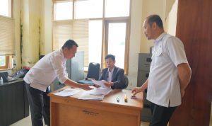 Teken Perpanjangan Masa Jabatan SK Kepala Desa, Pj. Bupati Mamasa: Tolong Mamasa Dikelola Dengan Hati