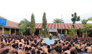 Edukasi dan Deteksi Dini Kesehatan Mental Remaja di SMP 2 Polewali