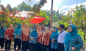 Ikut Prihatin, DWP dan PKK Kabupaten Polewali Mandar Kunjungi Korban Kebakaran di Tuttula