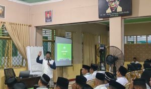 KH. Amir Ma’ruf Paparkan Sejarah NU dan Pancasila Sebagai Harga Final di PD-PKPNU Polman KH. Amir Ma’ruf Paparkan Sejarah NU dan Pancasila Sebagai Harga Final di PD-PKPNU Polman