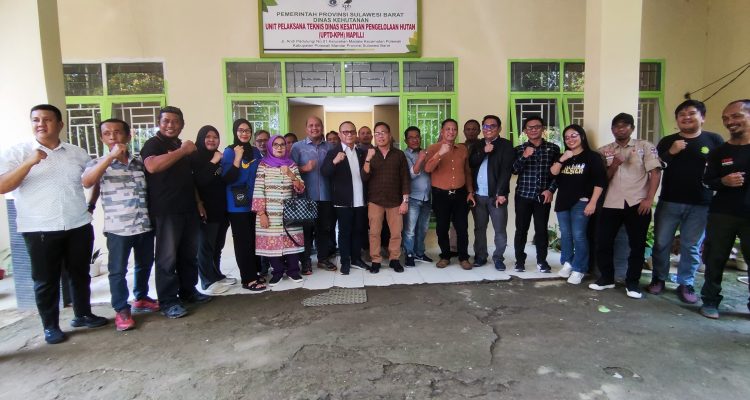 Wakil Ketua Komisi 2 DPRD Sulbar, Hj. Jumiaty Andi Mahmud Kunjungi KPH Mapilli, Bahas Pembebasan Kawasan Hutan dan Nasib Pegawai Kehutanan