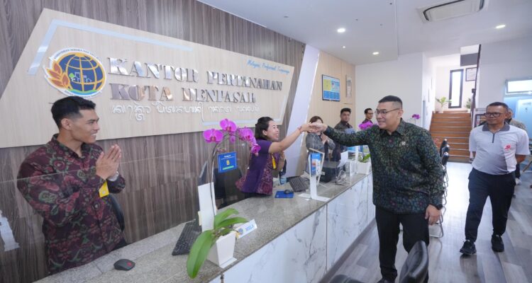 Wamen ATR/Waka BPN Tekankan Budaya Pelayanan Prima di Kantah
