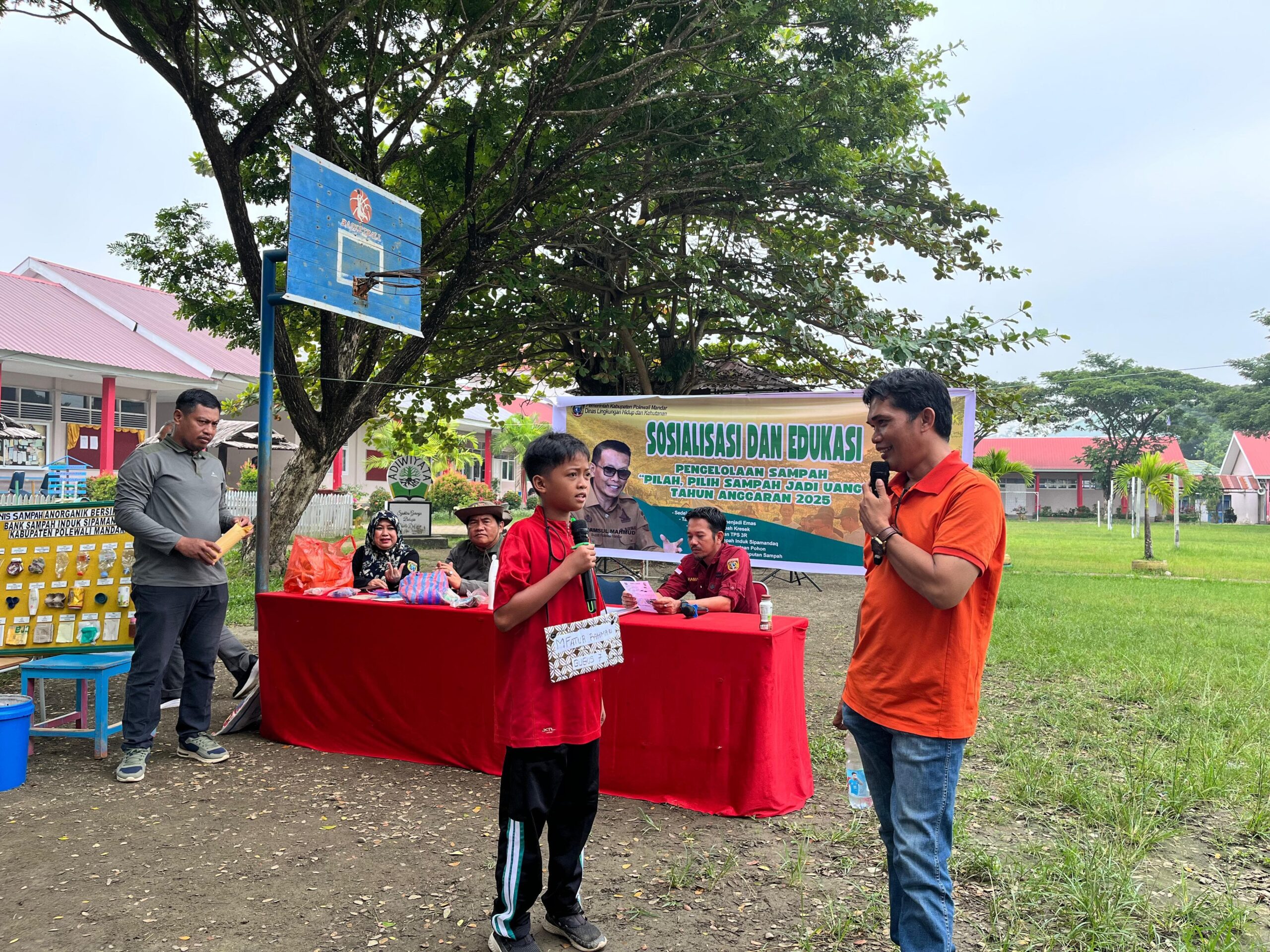 DLHK Ajak Siswa Sekolah Peduli Sampah