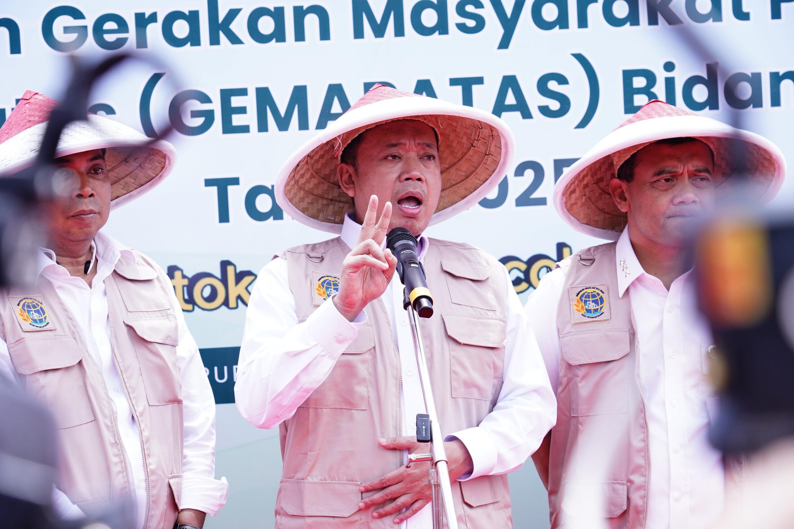 GEMAPATAS: Sosialisasi Pentingnya Pemasangan Patok Batas Tanah untuk Ketertiban Pertanahan