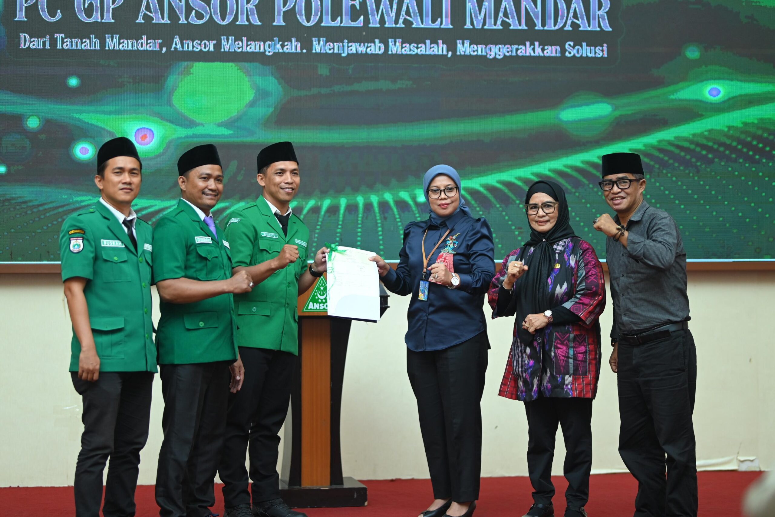 Rangkaian Pelantikan, Ansor Polman Terima Sertifikat Wakaf