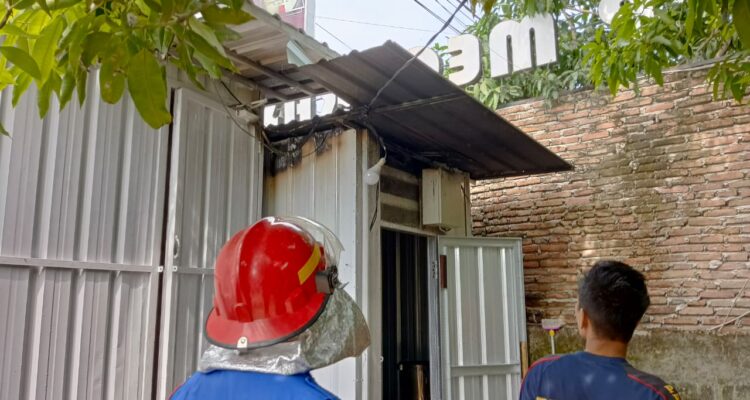Damkar Polman Cetak Respon Time Gemilang, Kerugian Kebakaran Kontainer Depan SMAN 1 Polewali Ditekan Hanya 5%