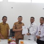Ombudsman Sulbar Serahkan Hasil Rapid Assessment Perangkat Desa kepada Wabup Mamuju