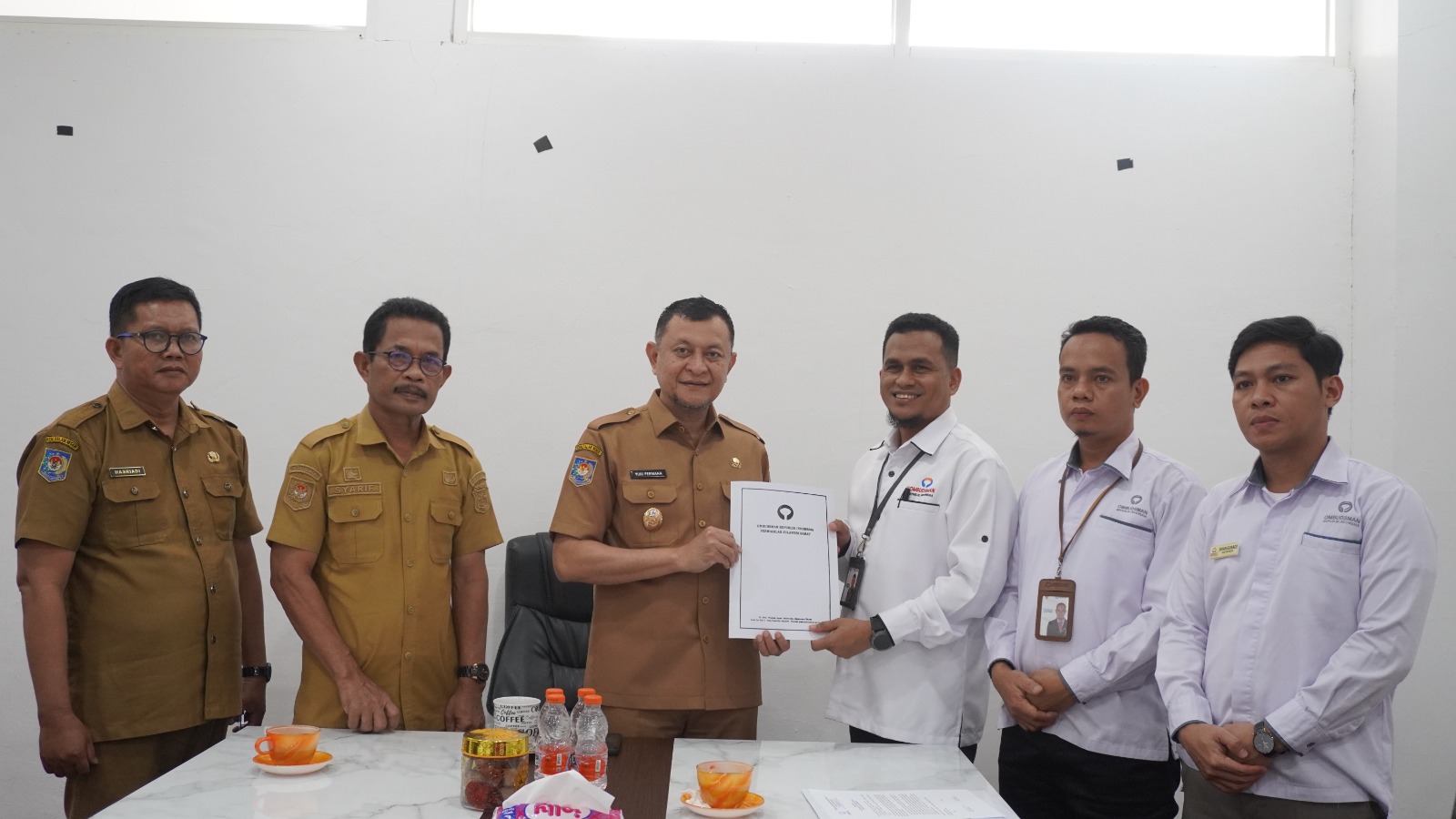 Ombudsman Sulbar Serahkan Hasil Rapid Assessment Perangkat Desa kepada Wabup Mamuju