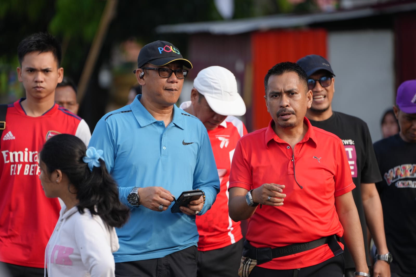Polman Sehat On The Road : Sekda Polman Berolahraga dan Berbaur Bersama Masyarakat di Pantai Bahari