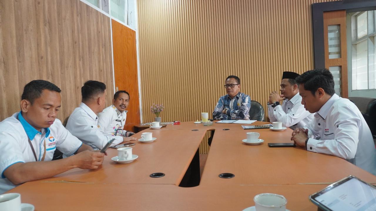 Ombudsman Sulbar Serahkan Executive Summary Pengawasan Layanan Publik kepada Sekda Polman Ombudsman Sulbar Serahkan Executive Summary Pengawasan Layanan Publik kepada Sekda Polman