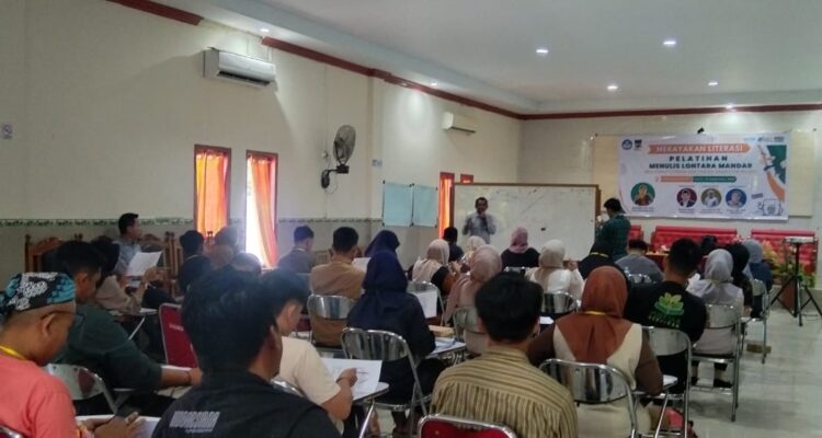 Pelatihan Menulis Lontar Digelar, Upaya Nyata Lestarikan Warisan Literasi Mandar