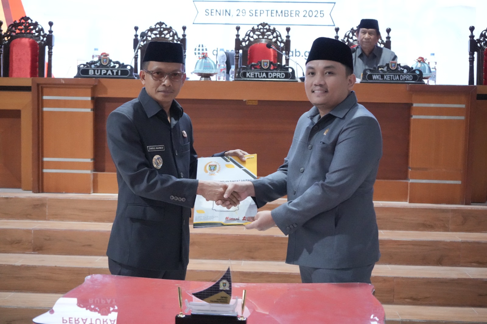 DPRD Polewali Mandar Setujui Dua Ranperda Strategis : Pengelolaan Air Limbah Domestik dan APBD-P 2025