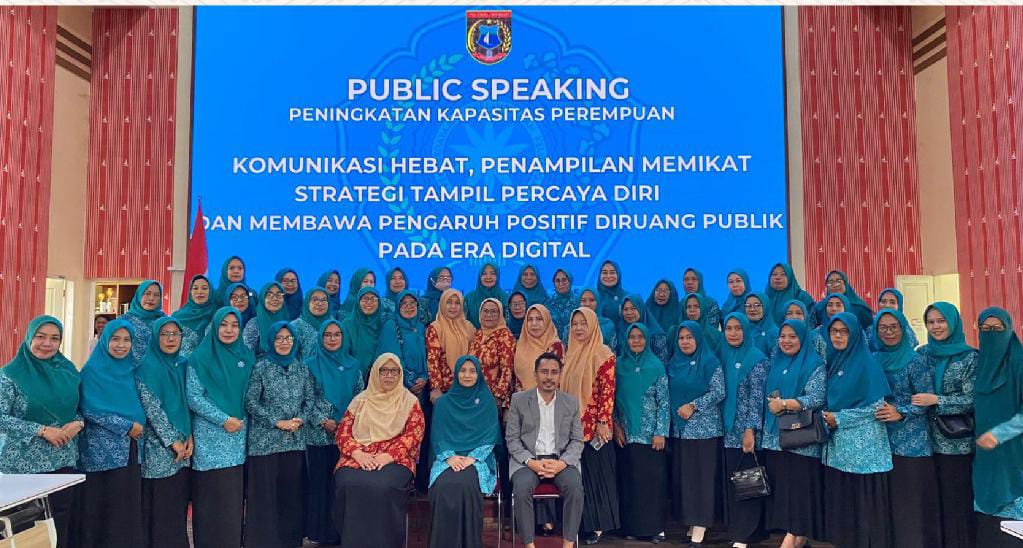 Tingkatkan Peran di Era Digital, Ratusan Pengurus PKK Polewali Mandar Ikuti Pelatihan Public Speaking Tingkatkan Peran di Era Digital, Ratusan Pengurus PKK Polewali Mandar Ikuti Pelatihan Public Speaking