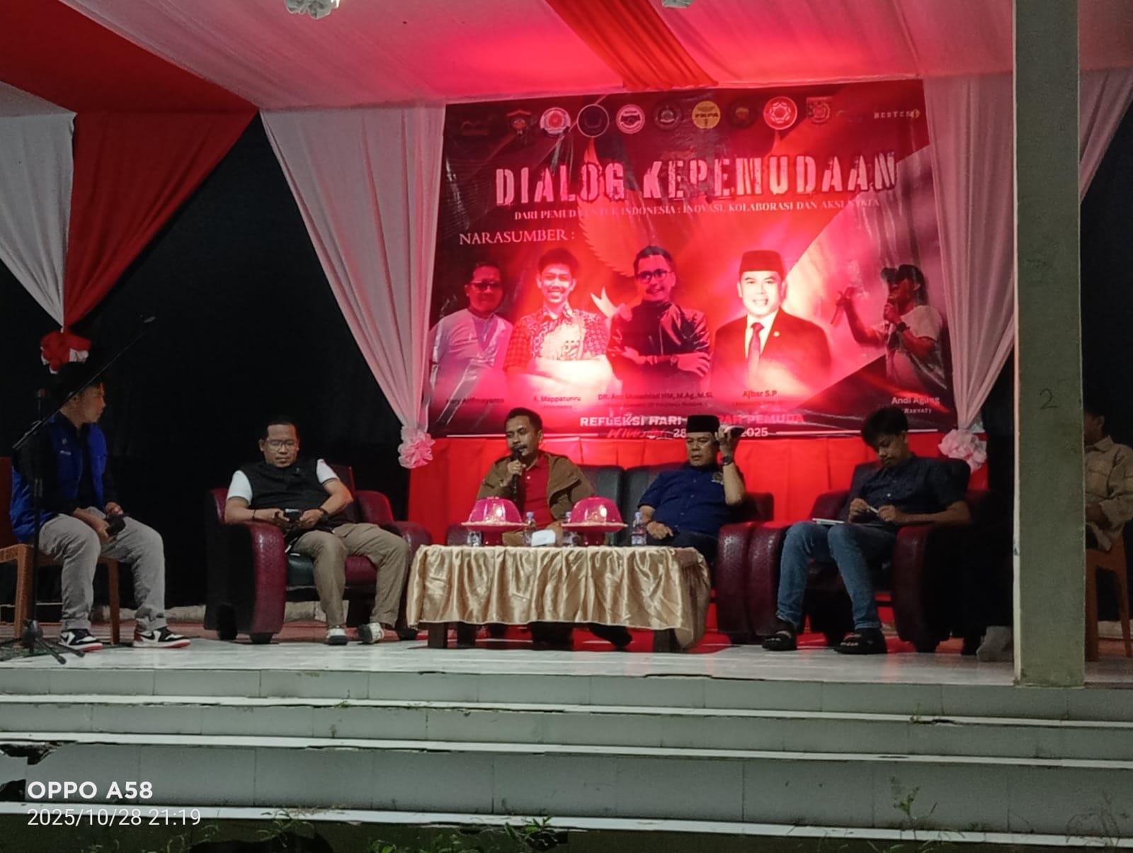 Warkop Desa : Wadah Energi Kreatif Kaum Muda untuk Kemajuan Desa Warkop Desa : Wadah Energi Kreatif Kaum Muda untuk Kemajuan Desa