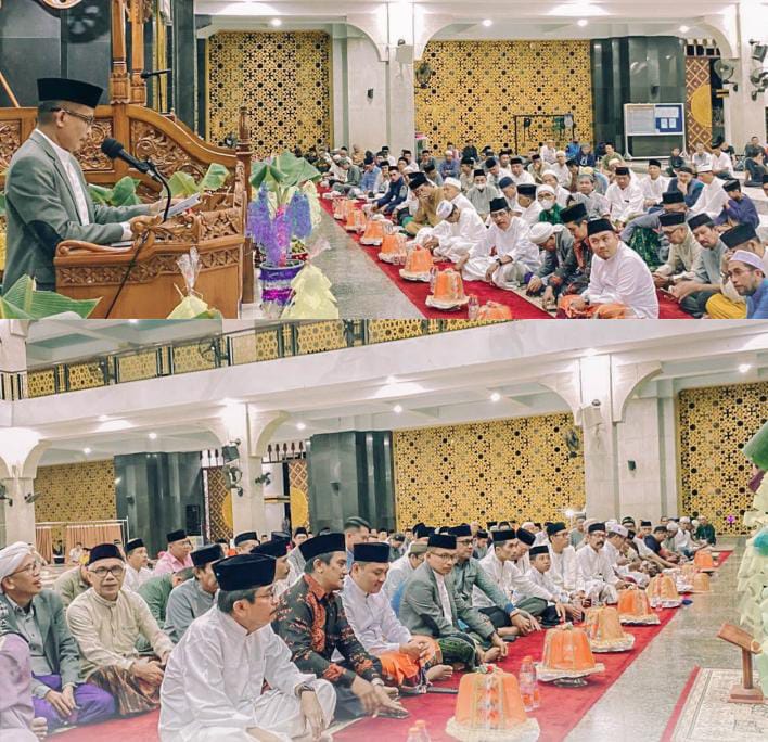 Bupati Polman Sampaikan 5 Komitmen Pembangunan pada Peringatan Maulid Nabi di Masjid Syuhada Bupati Polman Sampaikan 5 Komitmen Pembangunan pada Peringatan Maulid Nabi di Masjid Syuhada