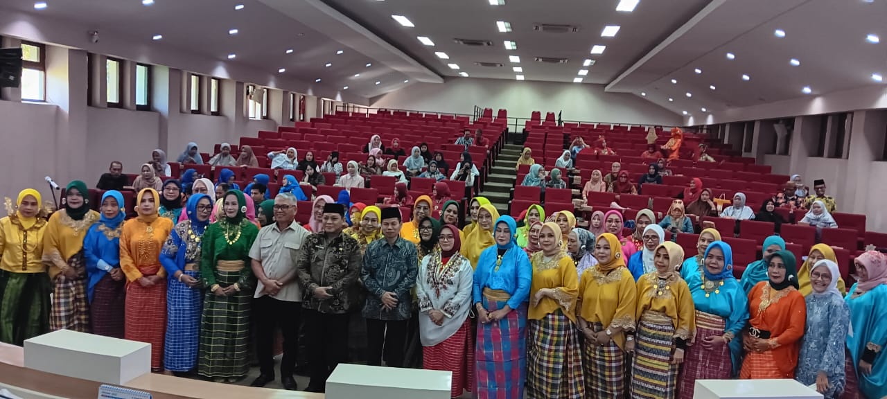 Pelantikan BPW KWMSB Sulsel, Zain Tekankan Nilai-Nilai Luhur Mandar