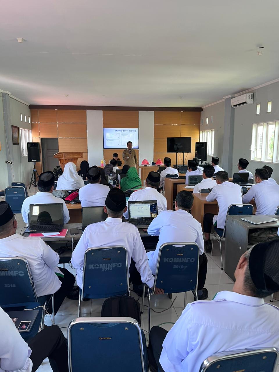 112 Penyuluh Agama Polewali Mandar Tingkatkan Kompetensi di Kelas Kominfo SP