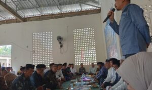 Kepala Dinas Kominfo Polman Sampaikan 4 Pesan Pemerintah pada Peringatan Maulid Nabi di Desa Suruang