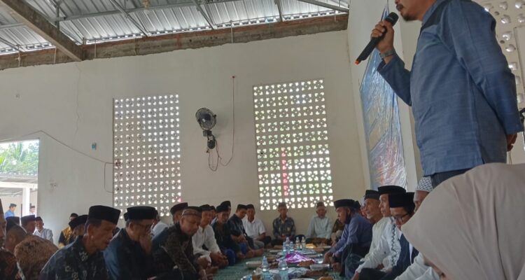 Kepala Dinas Kominfo Polman Sampaikan 4 Pesan Pemerintah pada Peringatan Maulid Nabi di Desa Suruang