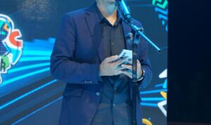 Hadir Sebagai Perwakilan Bupati, Dr. Aco Musaddad Ajak Masyarakat Hidupkan Warisan Budaya Lewat Lagu Daerah Hadir Sebagai Perwakilan Bupati, Dr. Aco Musaddad Ajak Masyarakat Hidupkan Warisan Budaya Lewat Lagu Daerah