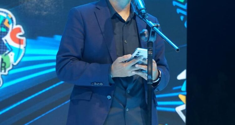 Hadir Sebagai Perwakilan Bupati, Dr. Aco Musaddad Ajak Masyarakat Hidupkan Warisan Budaya Lewat Lagu Daerah