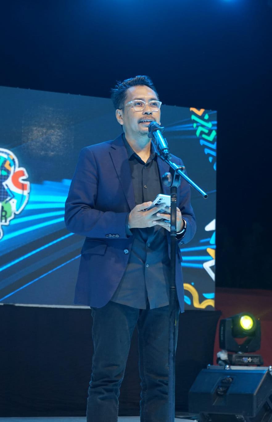 Hadir Sebagai Perwakilan Bupati, Dr. Aco Musaddad Ajak Masyarakat Hidupkan Warisan Budaya Lewat Lagu Daerah