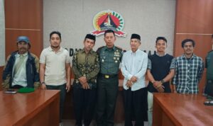 Bertemu Dandim 1402 Polman, Warga Desa Lenggo Adukan Jalan Rusak hingga Pasien Ditandu