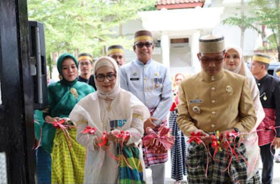 Bupati Samsul Mahmud Luncurkan Aplikasi ‘Halo ASSAMI’ untuk Pelayanan Digital di HUT Polman ke-66