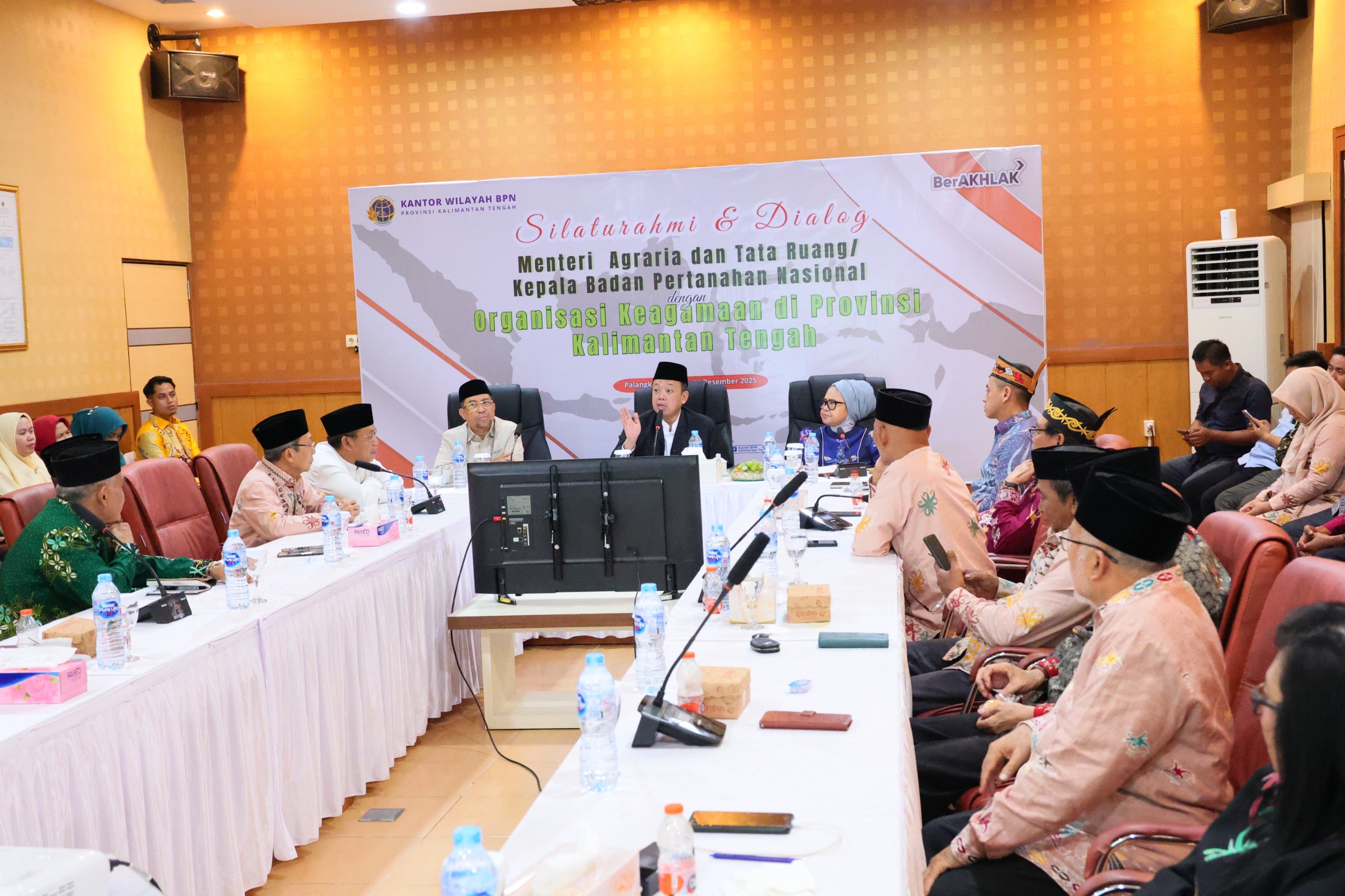 Percepatan Sertipikasi Tanah Wakaf di Kalteng, Menteri ATR/BPN Tekankan: “Jangan Sampai Rumah Tuhan Tak Terurus”