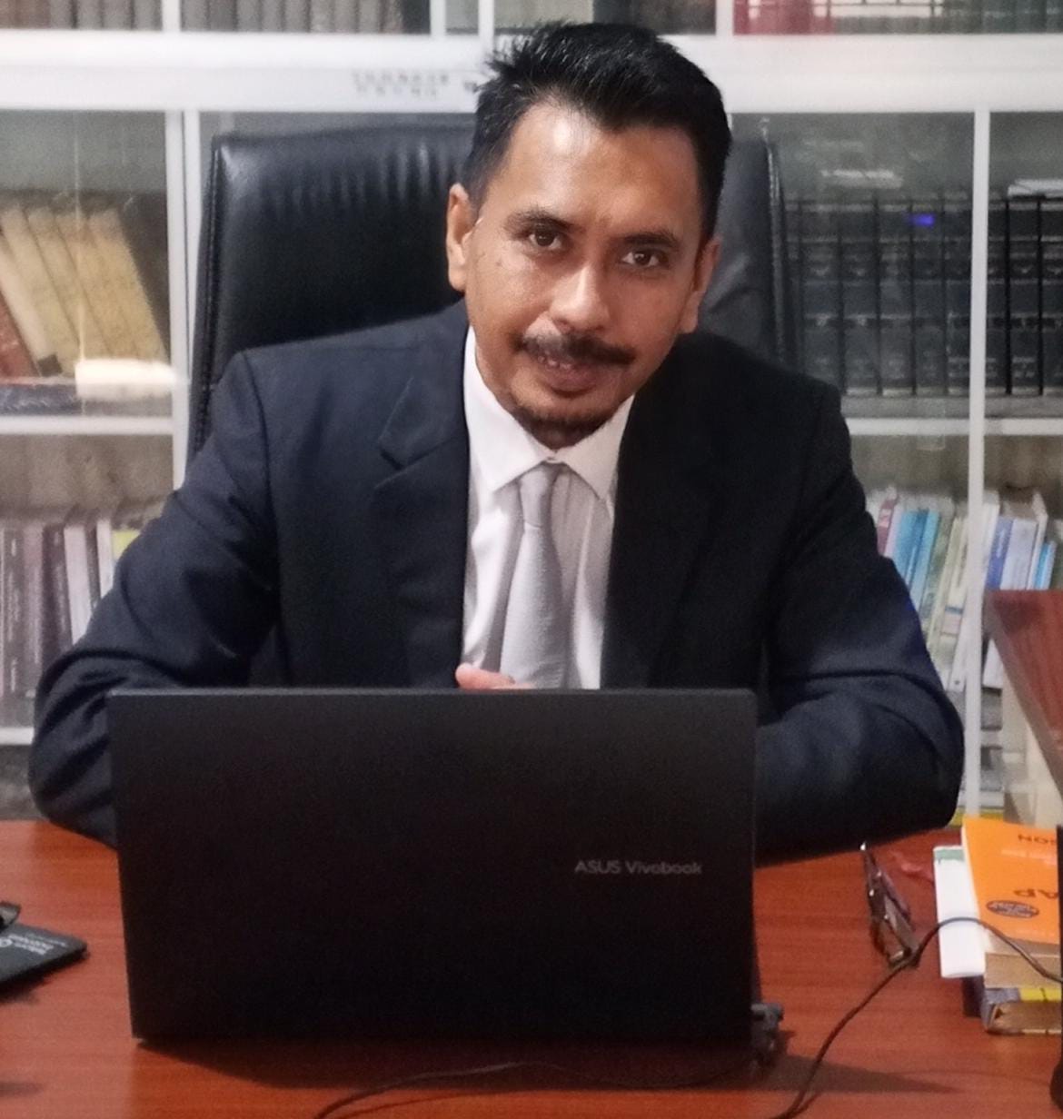 Perkuat Integritas Pembangunan, DR. Aco Musaddad HM Dorong Formalisasi LKBH KORPRI dan Perisai Hukum bagi Aparatur Desa