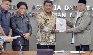 Cetak Biru Masa Depan: Menteri Nusron Serahkan RTRW Sulut, Ingatkan Pentingnya Harmonisasi Tata Ruang Hingga ke Tingkat Kabupaten/Kota