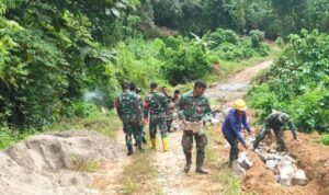 Pra-TMMD ke-127 Terus Berjalan, Talud Jalan Bulo–Lenggo Dibangun